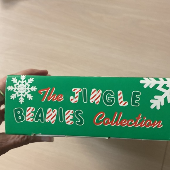 2001 TY Jingle  Beanies.  NWOT and kept in storage.  Perfect gift. . - Picture 4 of 5